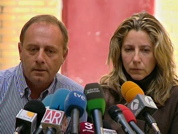 Antonio y Eva, padres de marta del Castillo Antonio y Eva, padres de marta del Castillo