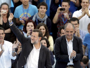 Mariano Rajoy junto a Camps en Valencia Mariano Rajoy junto a Camps en Valencia