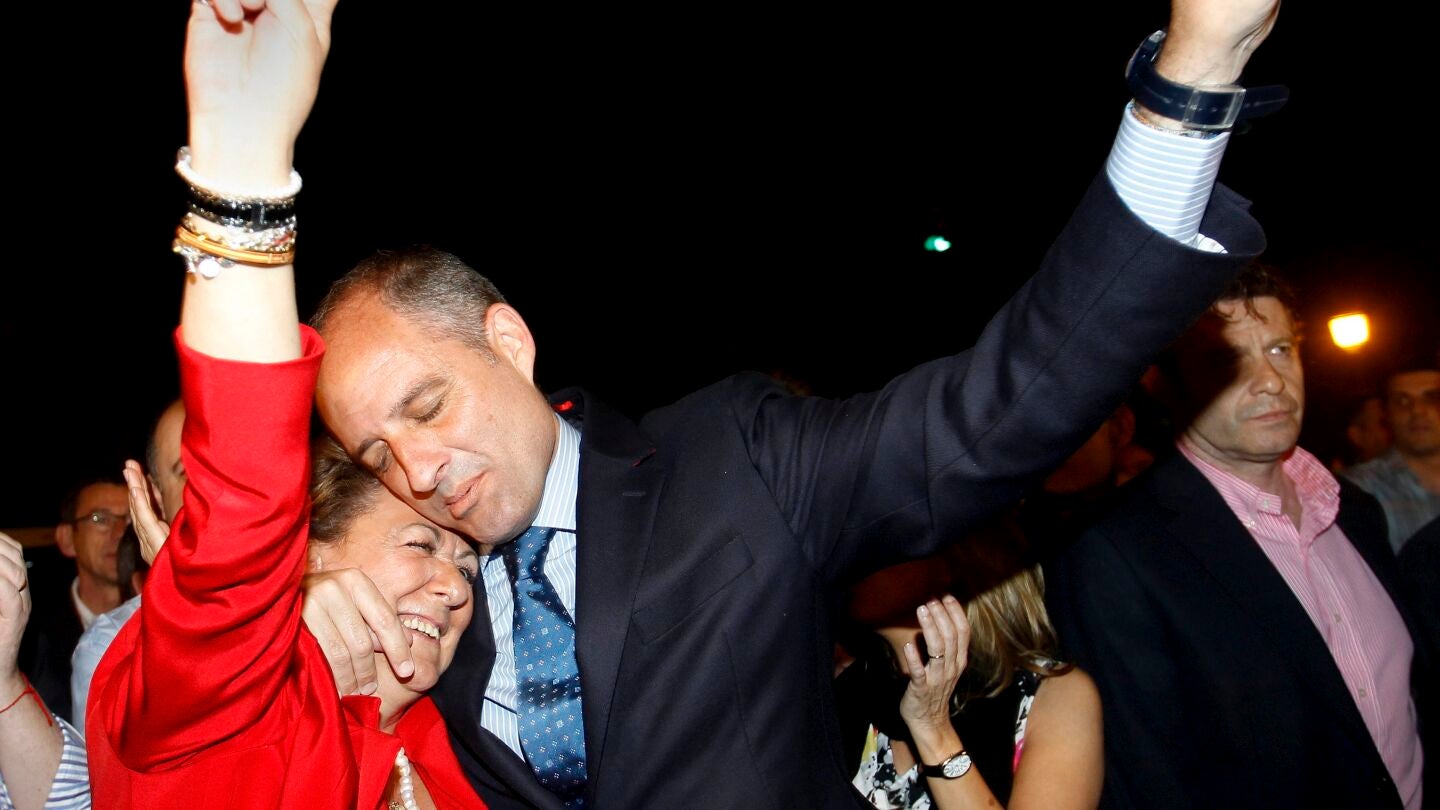 Camps y Barber&aacute; celebran la victoria