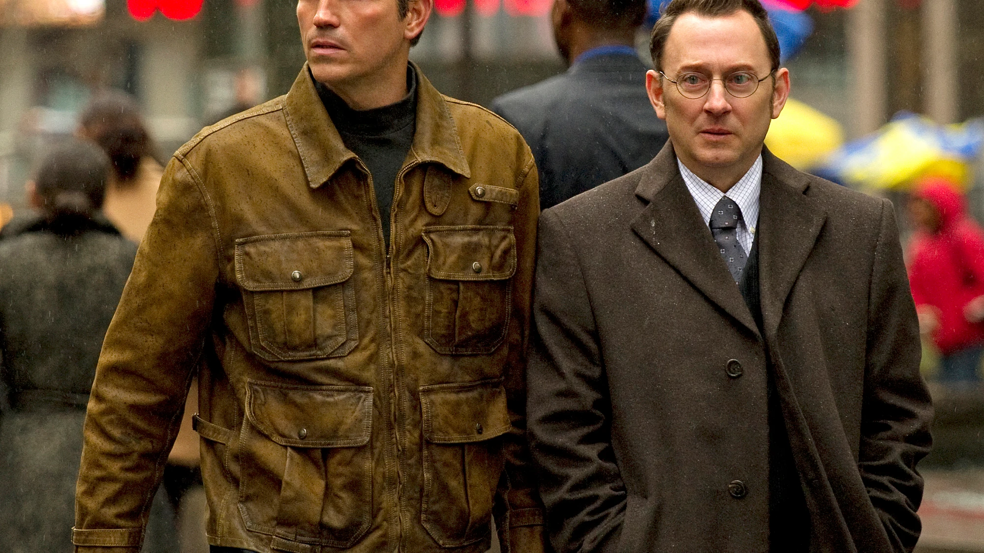Jim Caviezel y Michael Emerson, en 'Vigilados' Jim Caviezel y Michael Emerson, en 'Vigilados'