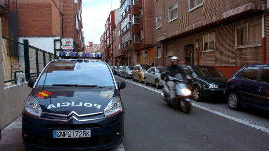 Un coche de la Polic&iacute;a Nacional en un suceso