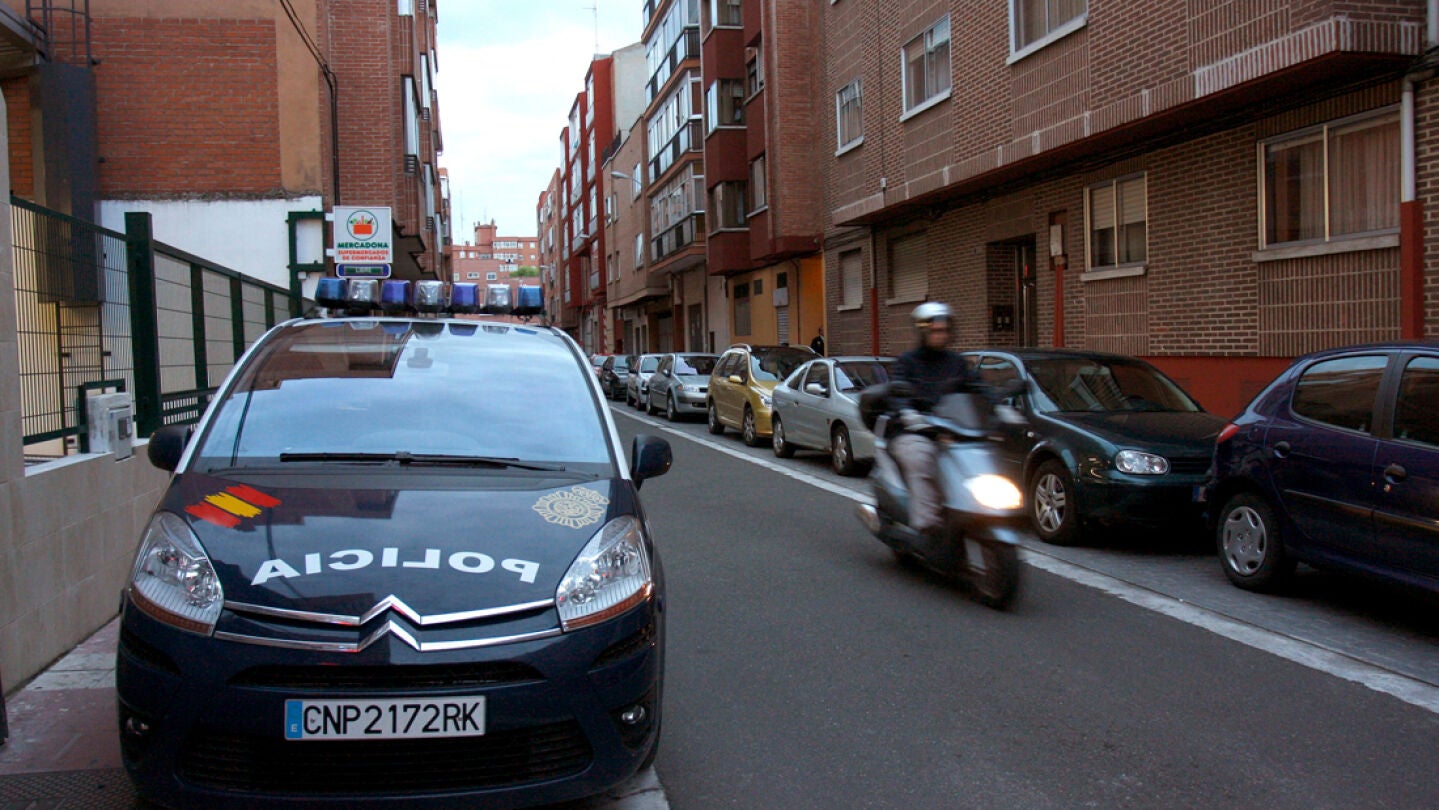 Un coche de la Polic&iacute;a Nacional en un suceso