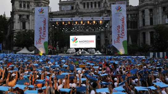 Imagen de archivo de un acto de Madrid 2016 frente al Ayuntamiento de Madrid Imagen de archivo de un acto de Madrid 2016 frente al Ayuntamiento de Madrid