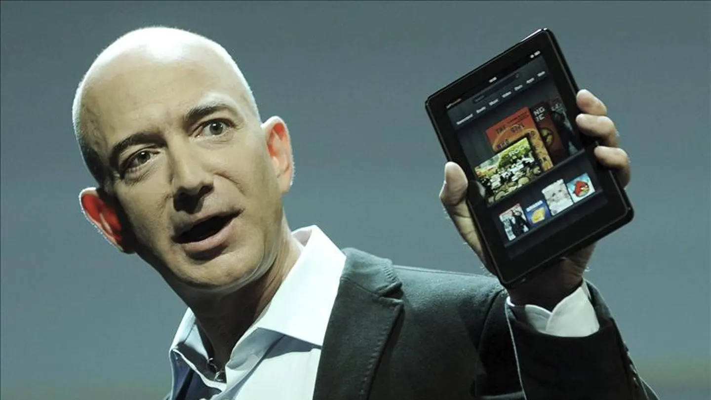 El fundador y consejero delegado de la tienda por internet Amazon, Jeff Bezos, presenta la nueva tableta. El fundador y consejero delegado de la tienda por internet Amazon, Jeff Bezos, presenta la nueva tableta.