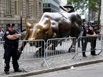 El toro de Wall Street, protegido en una imagen de archivo El toro de Wall Street, protegido en una imagen de archivo
