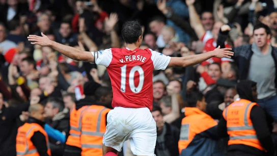 El capitán del Arsenal, Van Persie, celebra su gol El capitán del Arsenal, Van Persie, celebra su gol
