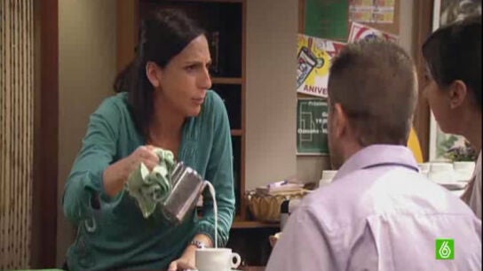 Desastre total en el nuevo bar de Lola