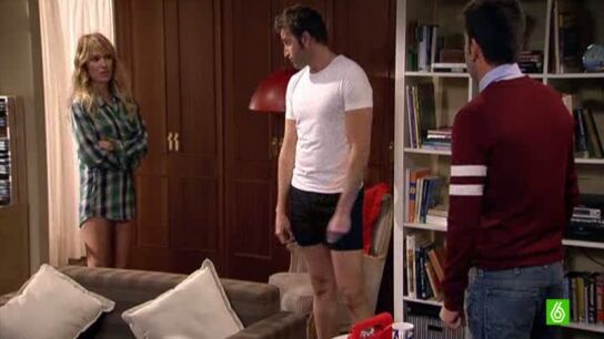 Eres un cabronazo, un criminal y &iquest;acabas de acostarte con Paula?