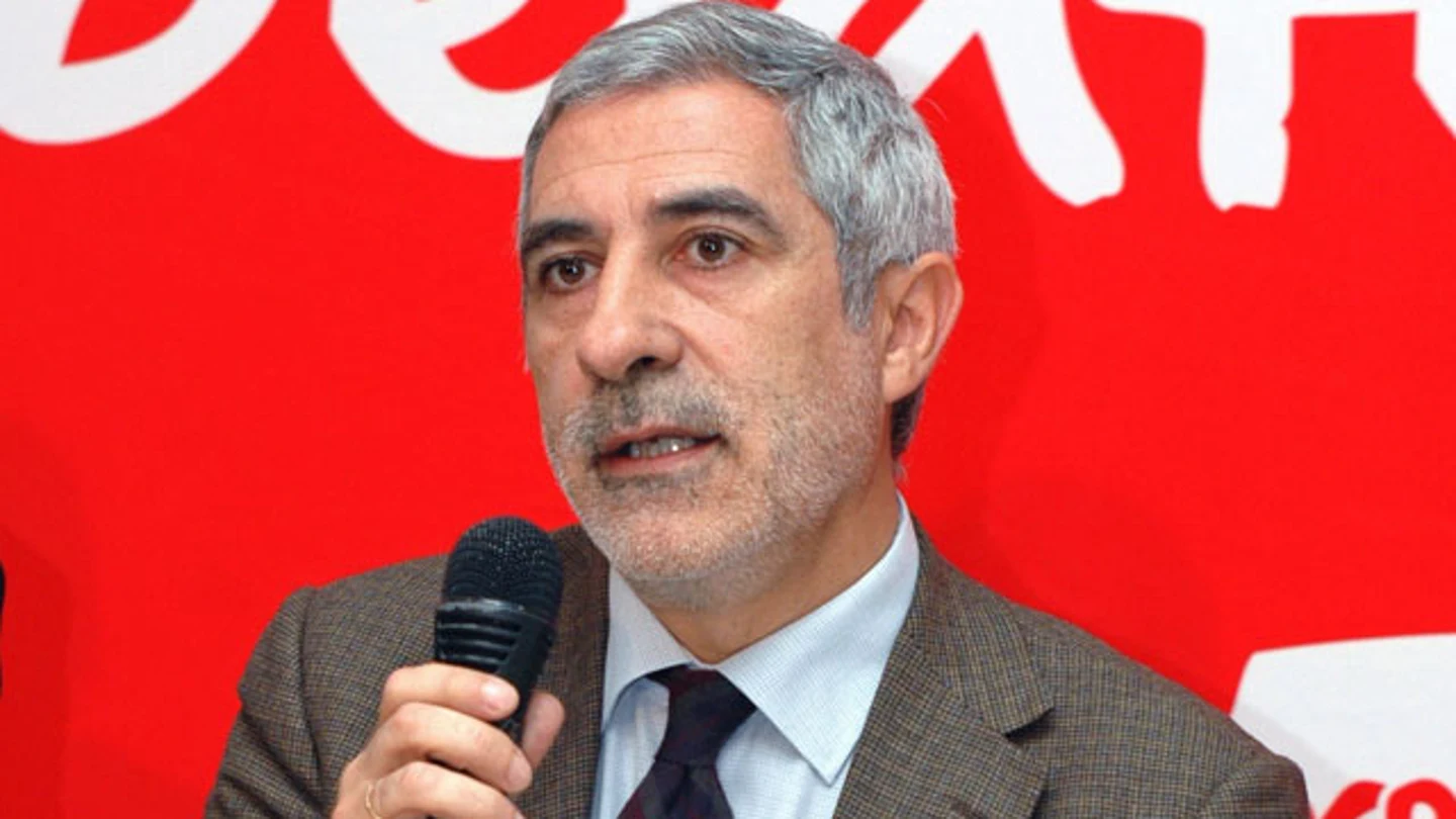 Gaspar Llamazares, diputado de IU Gaspar Llamazares, diputado de IU