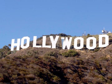 Cartel de la industria cinematográfica de Hollywood en las colinas de Los Ángeles. Cartel de la industria cinematográfica de Hollywood en las colinas de Los Ángeles.