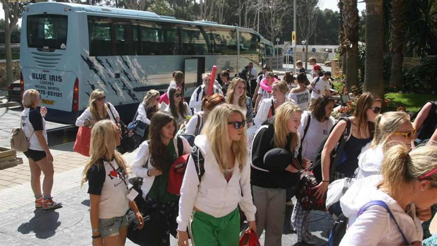 La primera noche del Saloufest transcurre sin incidentes