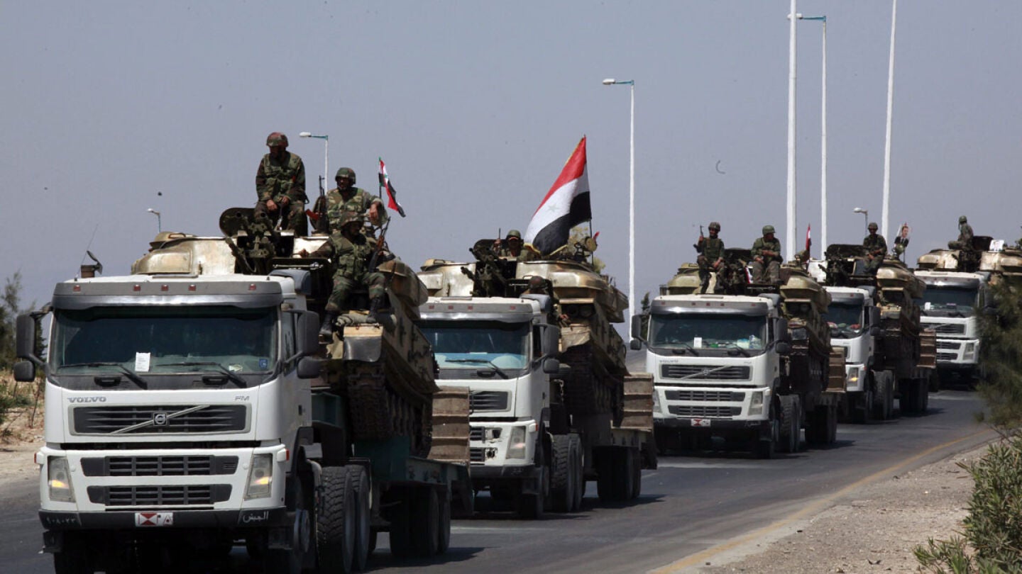 Tanques del ej&eacute;rcito sirio durante una operaci&oacute;n en Hama