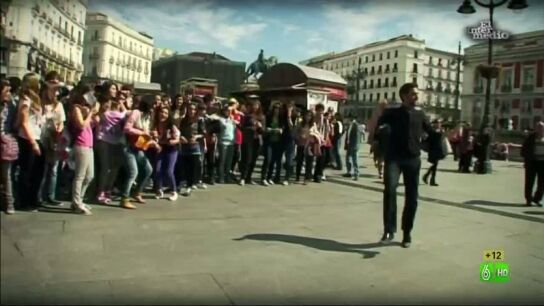 Imagen Dani Mateo baila por Madrid para inyectar alegr&iacute;a