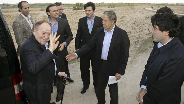 Sheldon Adelson, en los terrenos de Alcorcón