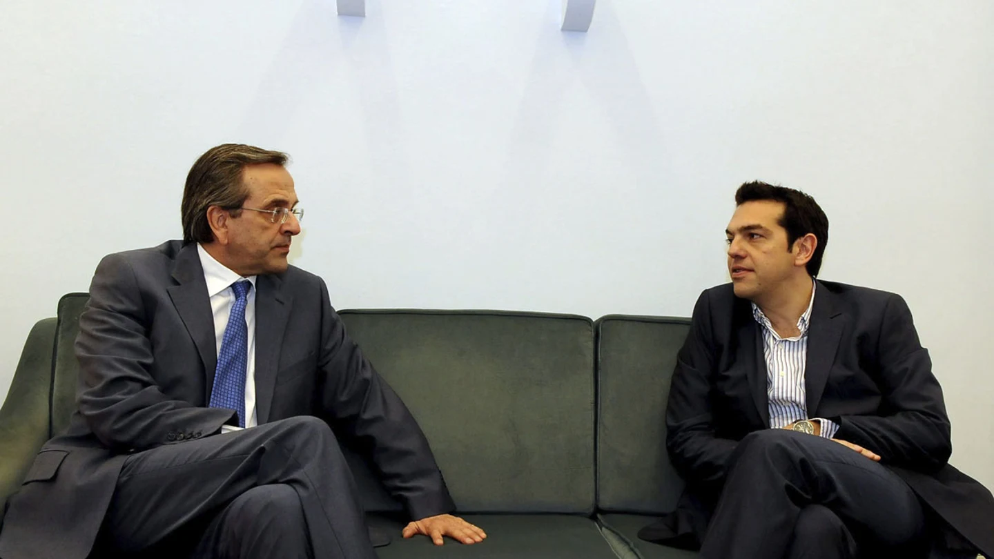 Antonis Samaras conversa con Alexis Tsipras Antonis Samaras conversa con Alexis Tsipras