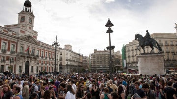 Protestas indignadas frente a la Puerta del Sol