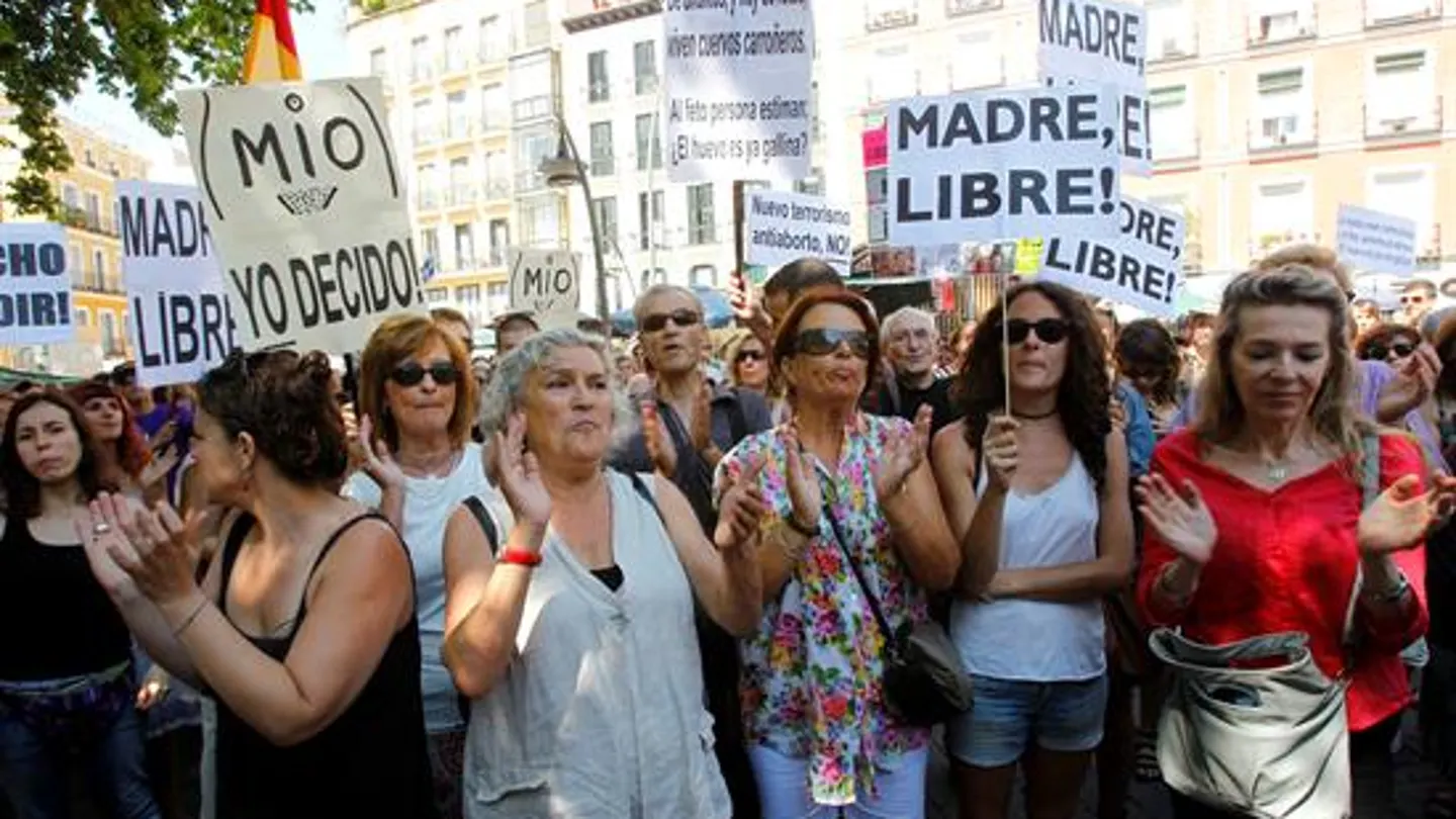 Plataforma de Mujeres ante el Congreso Plataforma de Mujeres ante el Congreso