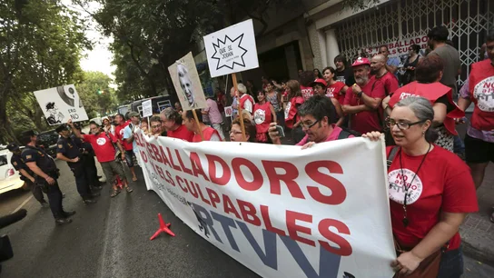 Trabajadores de RTVV protestan por los recortes Trabajadores de RTVV protestan por los recortes