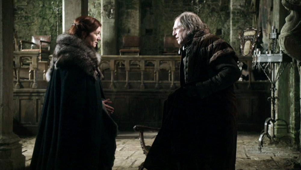Catelyn Stark hace un trato con Walder Frey