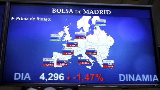 Panel de la Bolsa de Madrid que refleja la prima de riesgo en 423 puntos básicos durante la jornada de la subasta. Panel de la Bolsa de Madrid que refleja la prima de riesgo en 423 puntos básicos durante la jornada de la subasta.