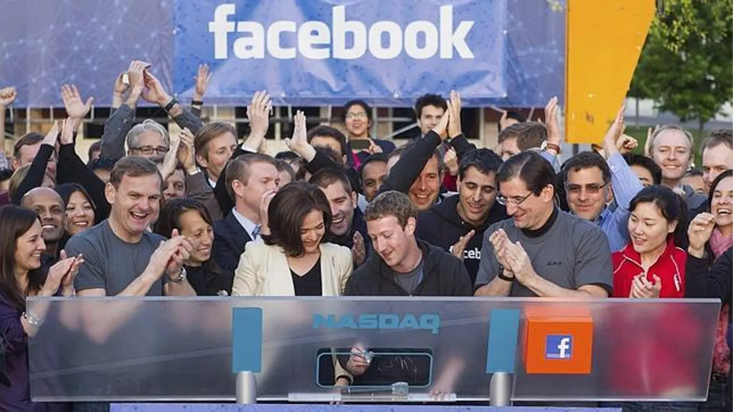Facebook sale a bolsa Facebook sale a bolsa