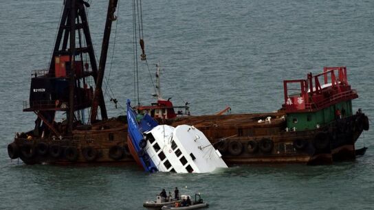 Imagen de uno de los barcos accidentados en Hong Kong
