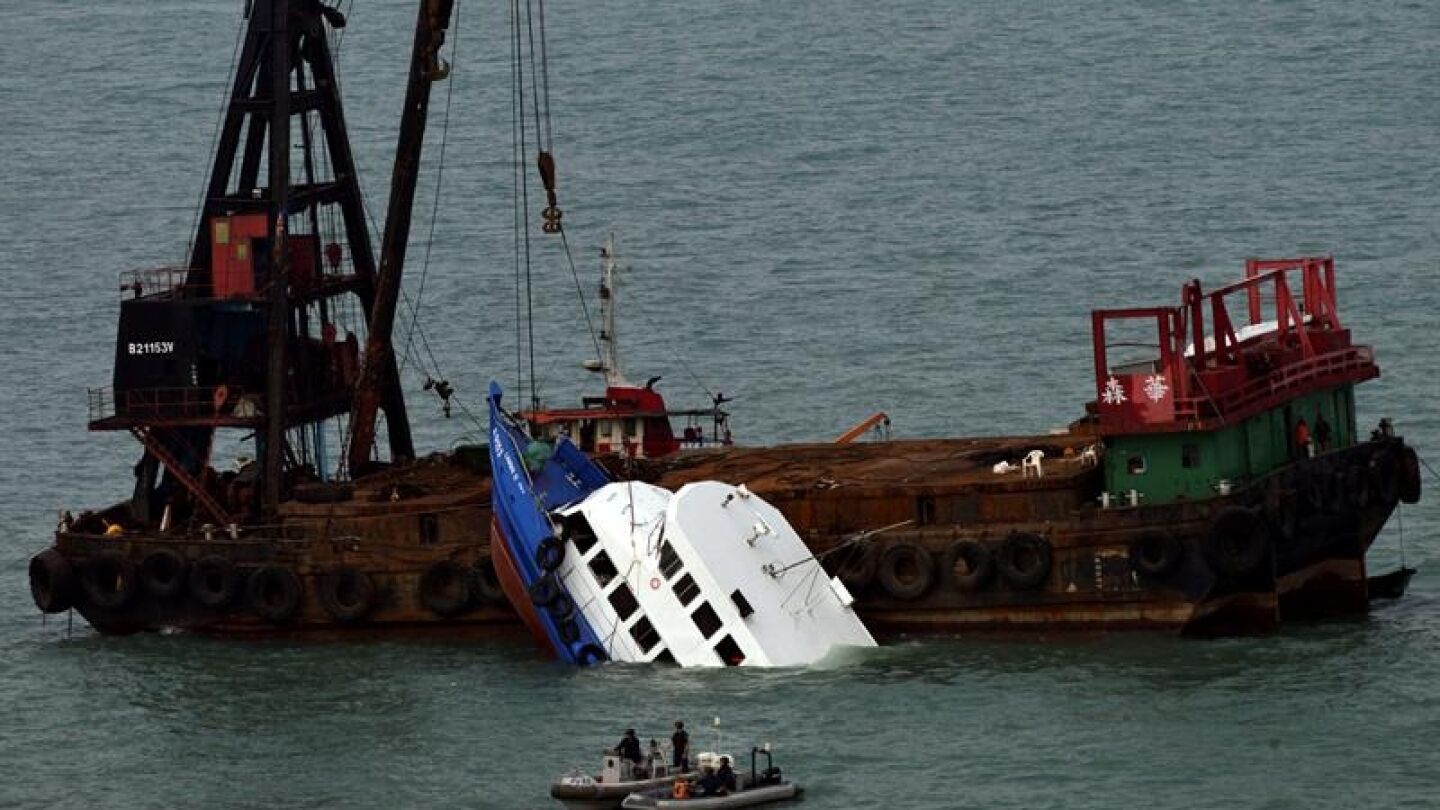 Imagen de uno de los barcos accidentados en Hong Kong