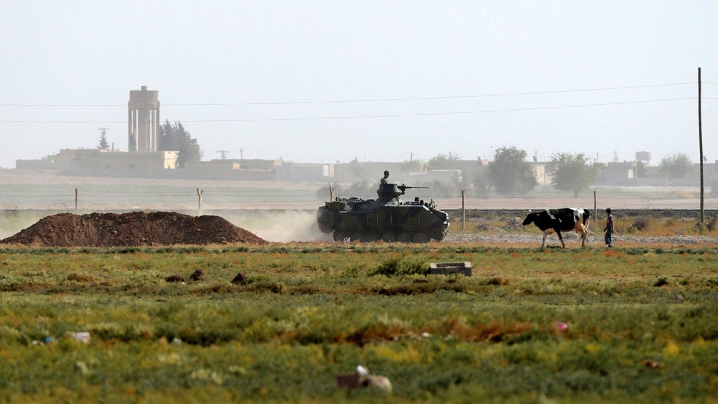 Soldados turcos cerca de la frontera con Siria