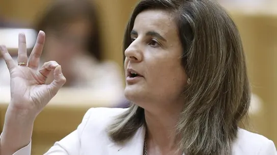 La ministra de Empleo y Seguridad Social, Fátima Báñez, durante su intervención en el Senado La ministra de Empleo y Seguridad Social, Fátima Báñez, durante su intervención en el Senado