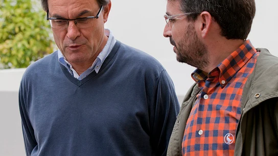 Mas y Évole, con la 'estelada' de fondo Mas y Évole, con la 'estelada' de fondo
