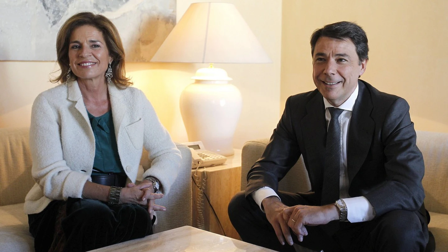 Ana Botella, alcaldesa de Madrid, con Ignacio González, presidente de la Comunidad Ana Botella, alcaldesa de Madrid, con Ignacio González, presidente de la Comunidad