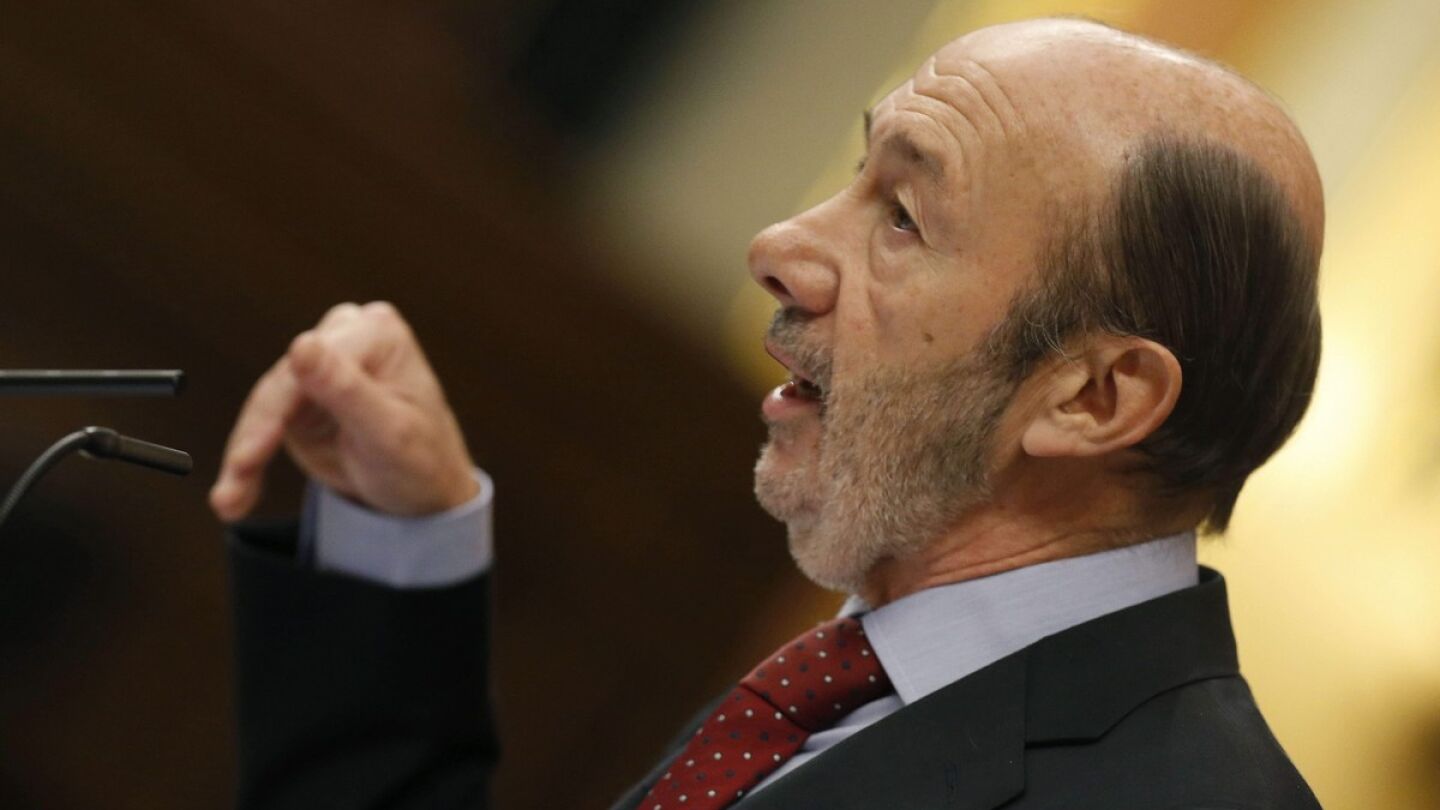 El l&iacute;der del PSOE, Alfredo P&eacute;rez Rubalcaba, durante su intervenci&oacute;n