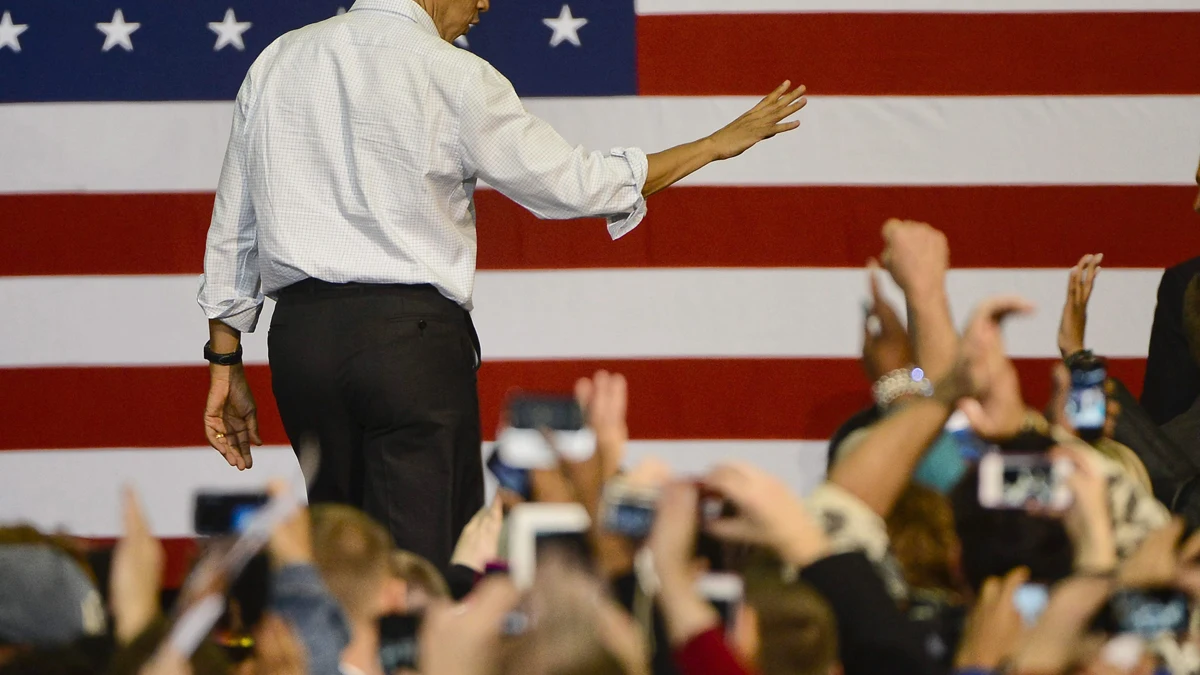 El presidente de EEUU, Barack Obama, se despide tras participar en un acto de campaña en Milwaukee, Wisconsin. 