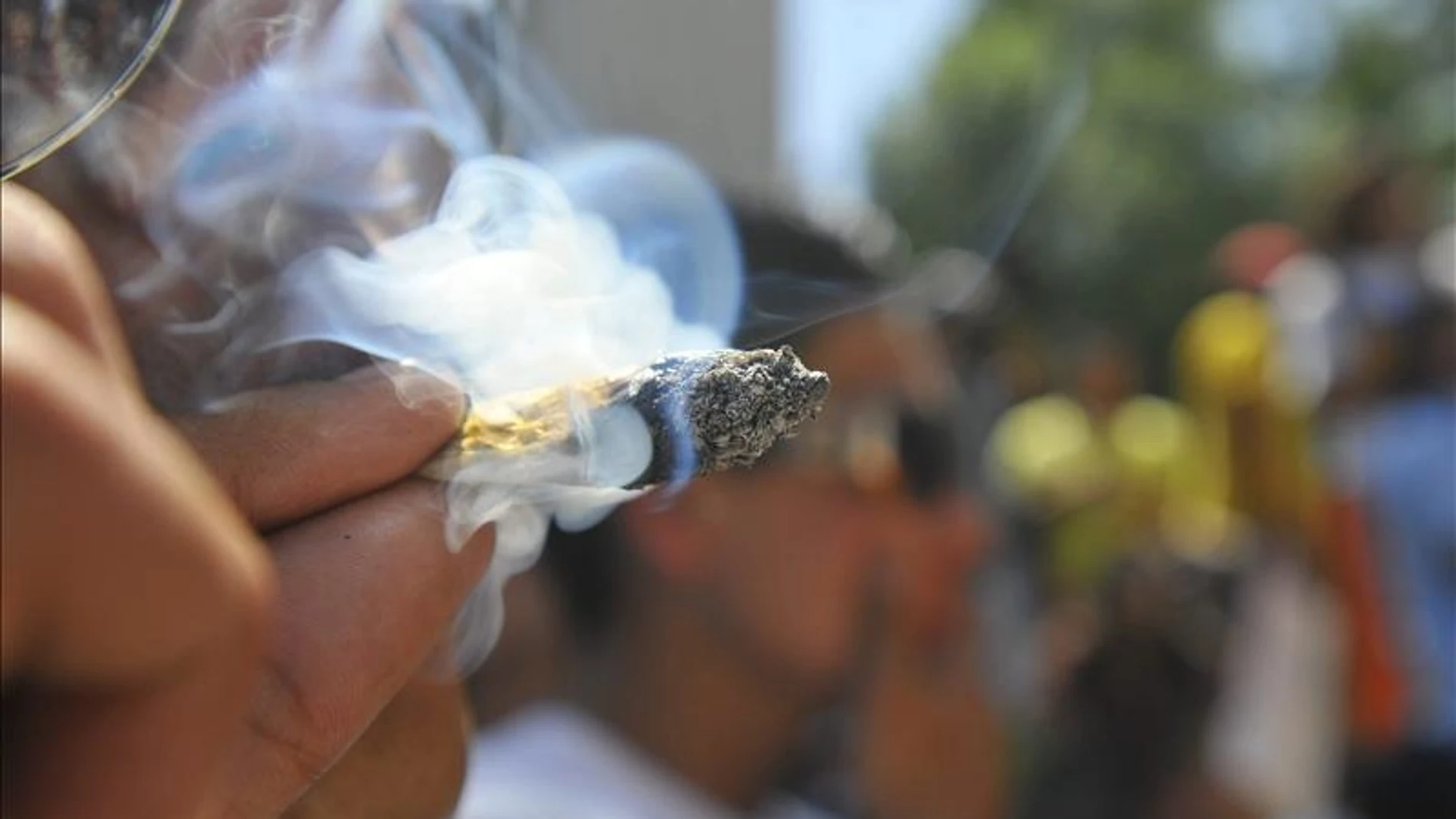 Los estados de Colorado y Washington aprueban la legalización de la marihuana.