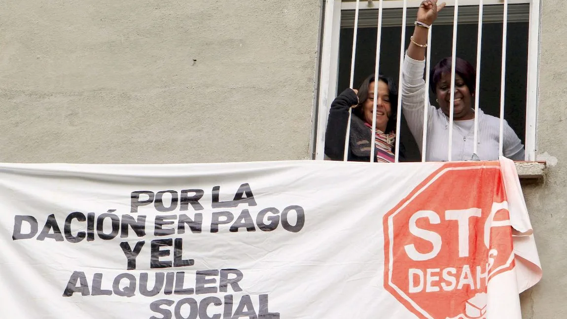 Acción en contra de un desahucio en Zaragoza