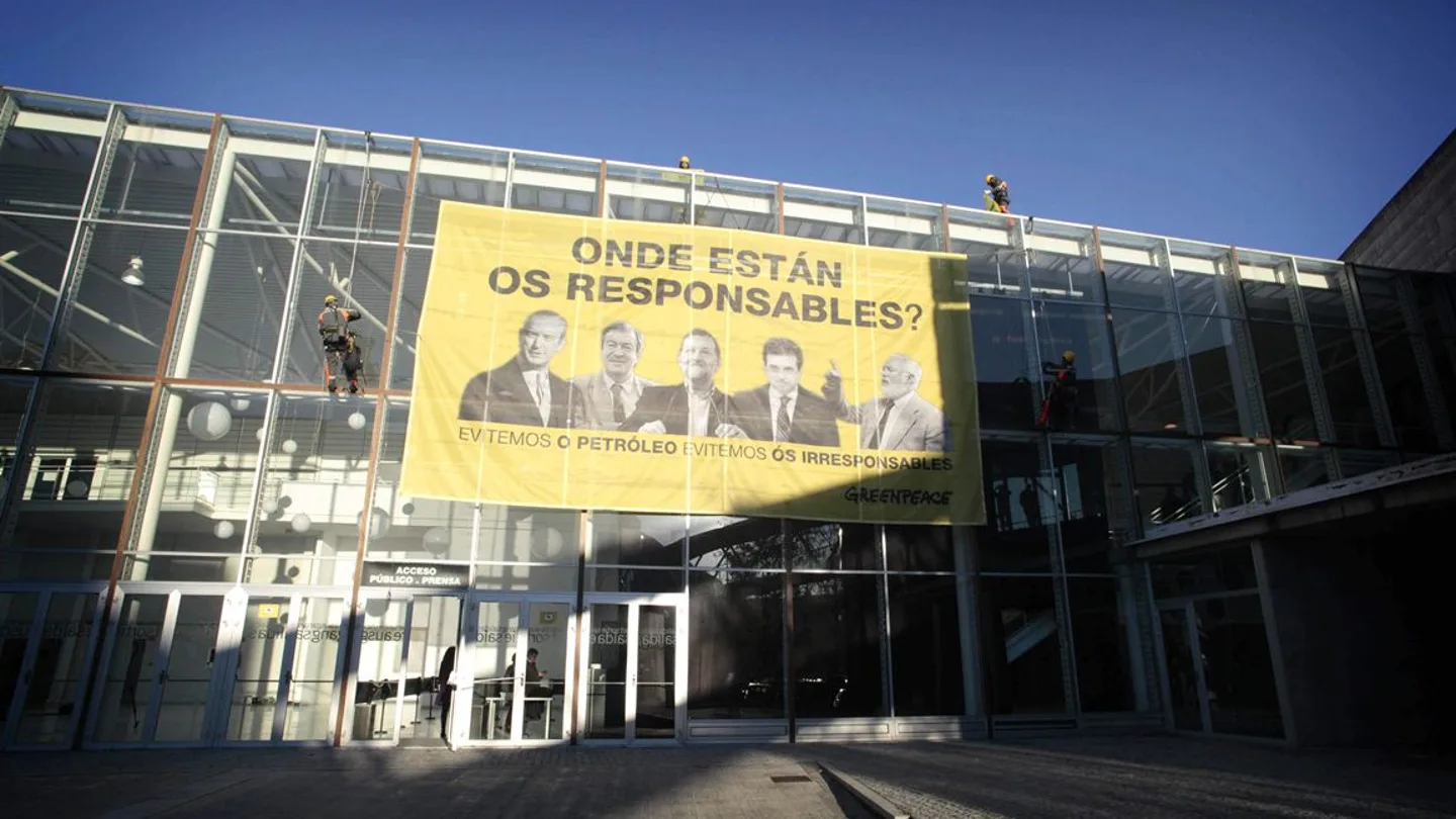 ¿Dónde están los responsables? | Pancarta de Greenpeace ¿Dónde están los responsables? | Pancarta de Greenpeace
