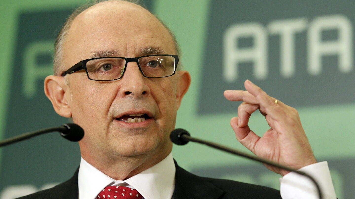 Crist&oacute;bal Montoro, ministro de Hacienda
