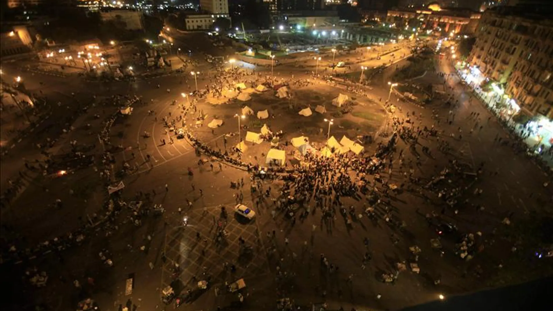 Manifestantes en la plaza cairota del Tahrir (Egipto)