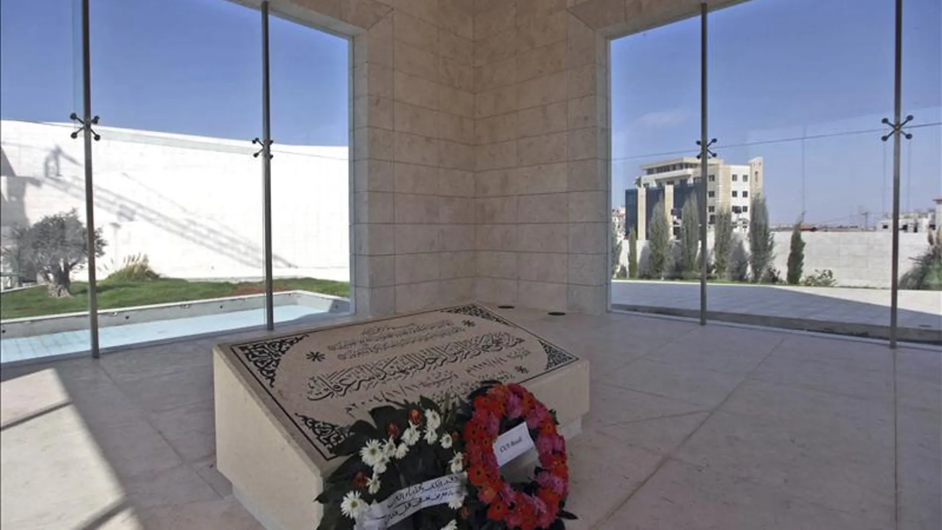 Exhuman los restos del líder palestino Yasir Arafat