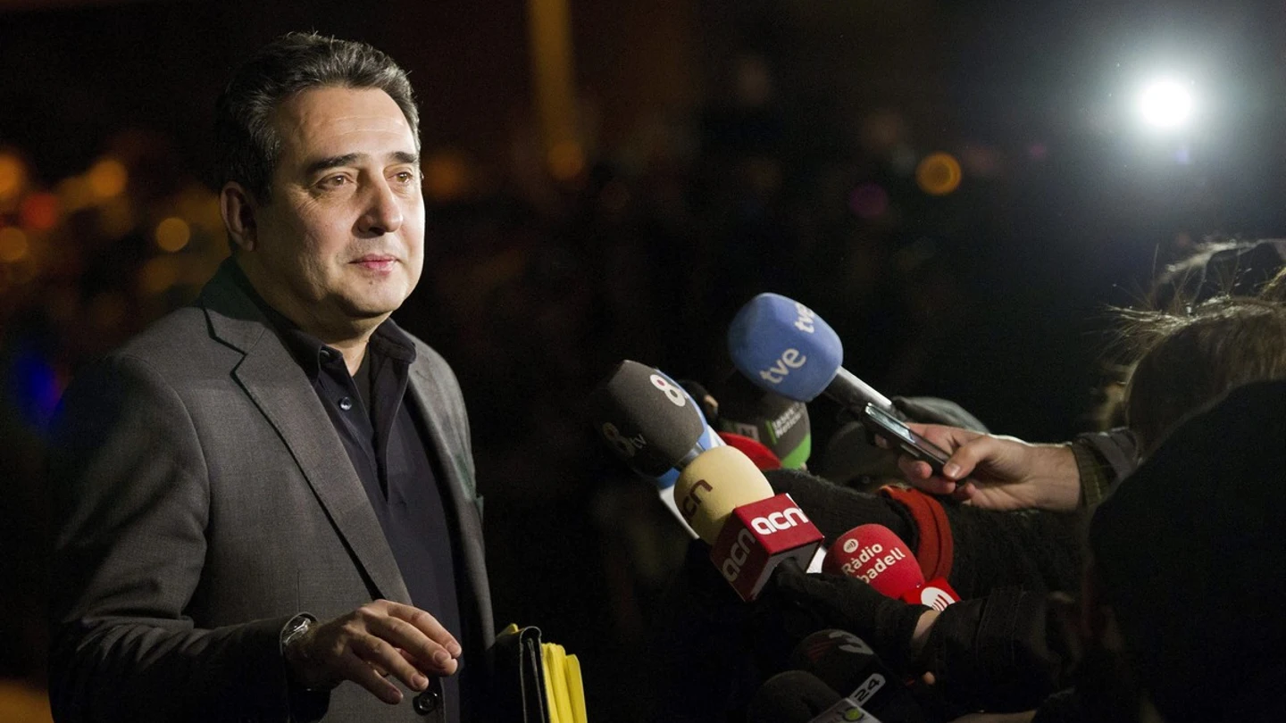 El alcalde de Sabadell, Manuel Bustos, atiende a los medios de comunicación El alcalde de Sabadell, Manuel Bustos, atiende a los medios de comunicación