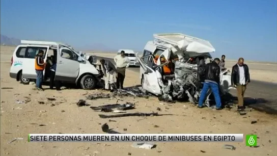 Dos minibuses chocan frontalmente en Egipto causando siete muertos Dos minibuses chocan frontalmente en Egipto causando siete muertos