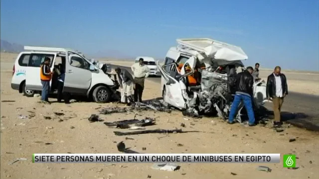 Dos minibuses chocan frontalmente en Egipto causando siete muertos Dos minibuses chocan frontalmente en Egipto causando siete muertos
