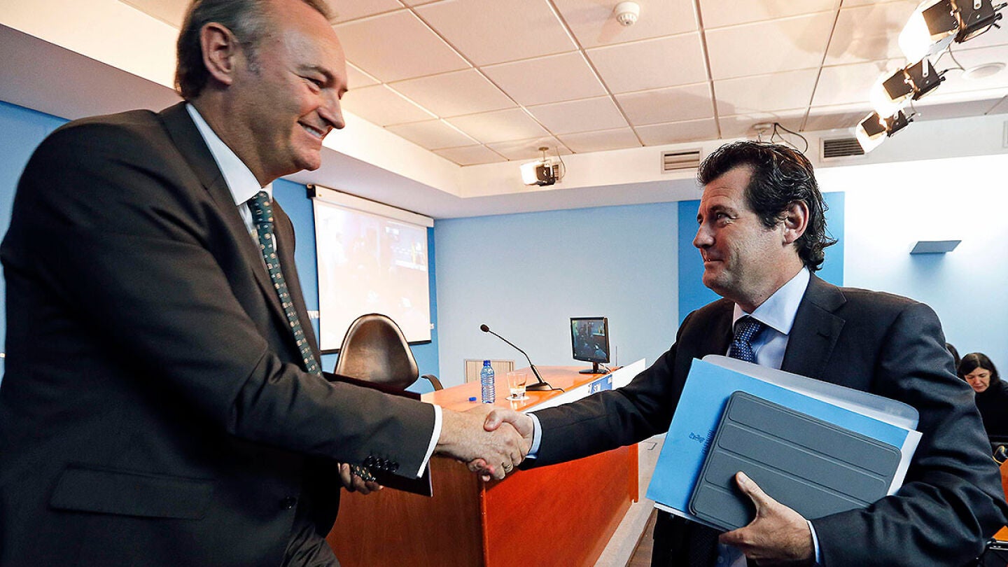 Fabra remodela su gobierno