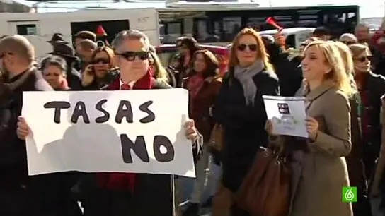 Jueces, fiscales, secretarios, funcionarios y abogados se unen para exigir a Gallardón que "rectifique" Jueces, fiscales, secretarios, funcionarios y abogados se unen para exigir a Gallardón que "rectifique"