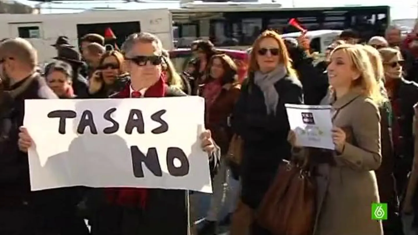 Jueces, fiscales, secretarios, funcionarios y abogados se unen para exigir a Gallardón que "rectifique" Jueces, fiscales, secretarios, funcionarios y abogados se unen para exigir a Gallardón que "rectifique"