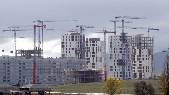 Varios edificios de viviendas en construcci&oacute;n