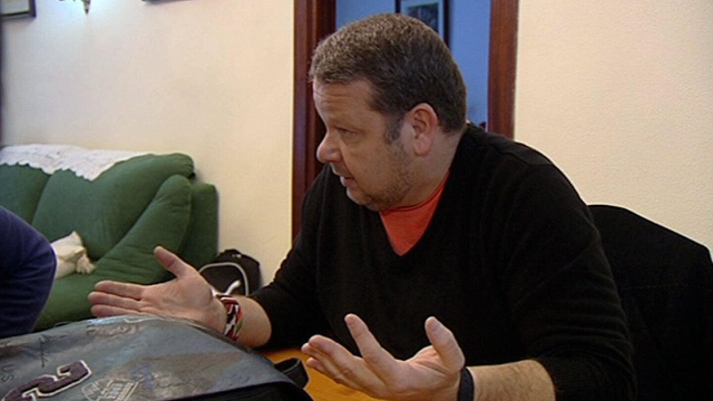 Chicote conversa con el propietario del Osaka