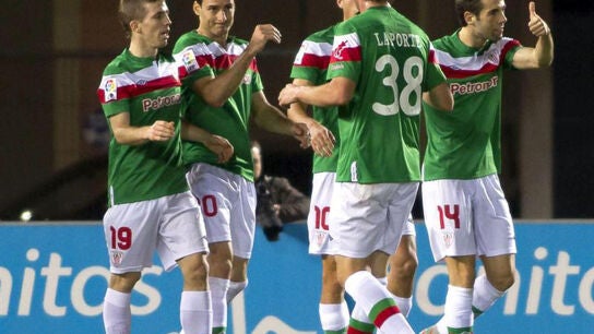 Los jugadores del Athletic celebran unl gol ante el Mallorca