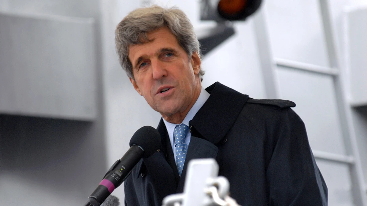 El senador John Kerry El senador John Kerry