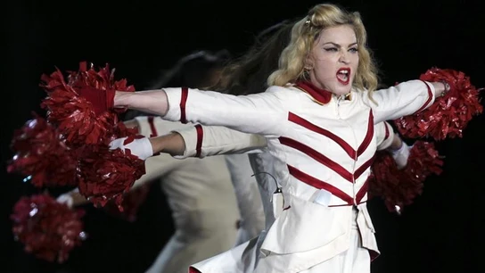 Madonna en uno de sus conciertos de la gira 'MDNA'. Madonna en uno de sus conciertos de la gira 'MDNA'.